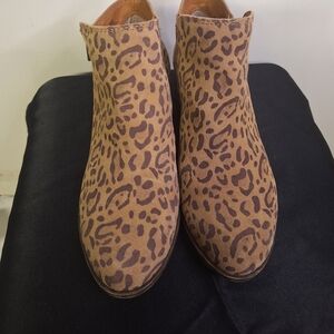 Leopard Print Leather Ankle Boots Size 6.5"